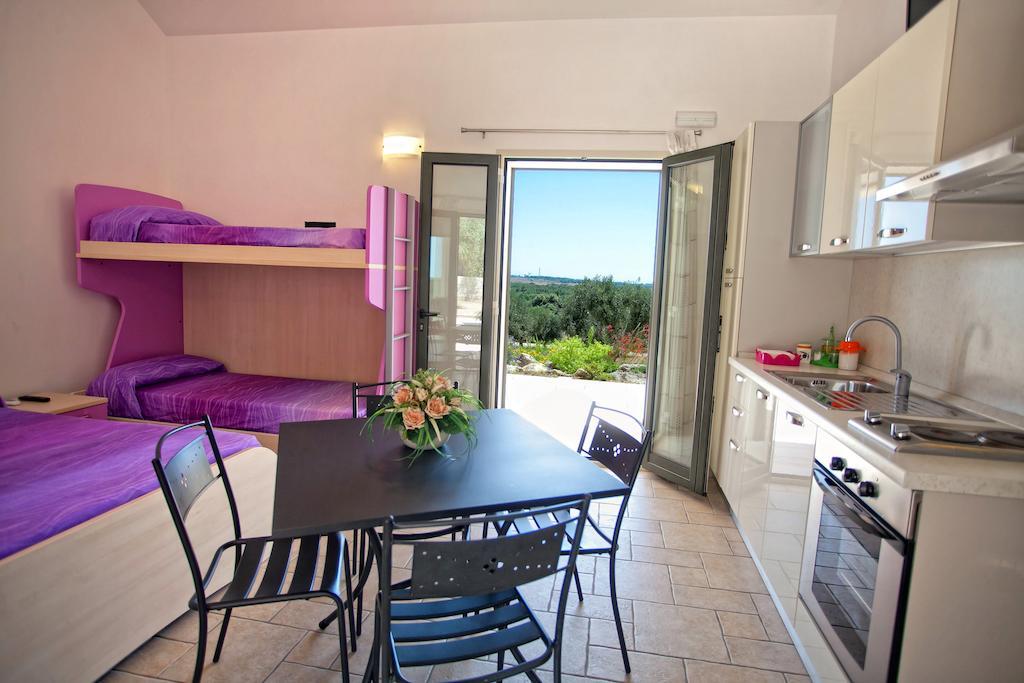 Agriturismo La Collina Degli Ulivi أودجانو لا كييزا الغرفة الصورة