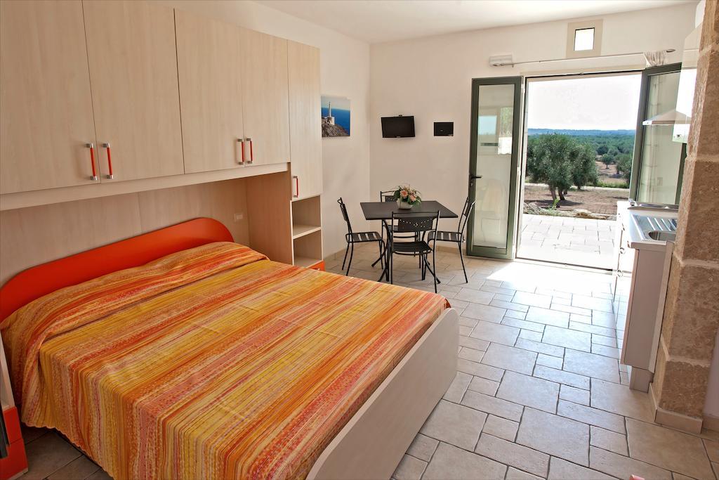 Agriturismo La Collina Degli Ulivi أودجانو لا كييزا الغرفة الصورة